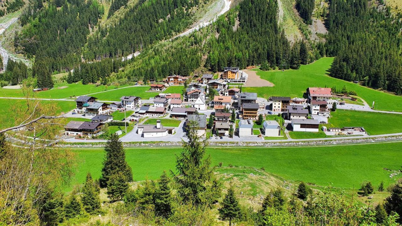 Gasthof Pension Santeler Sankt Leonhard im Pitztal Exterior photo